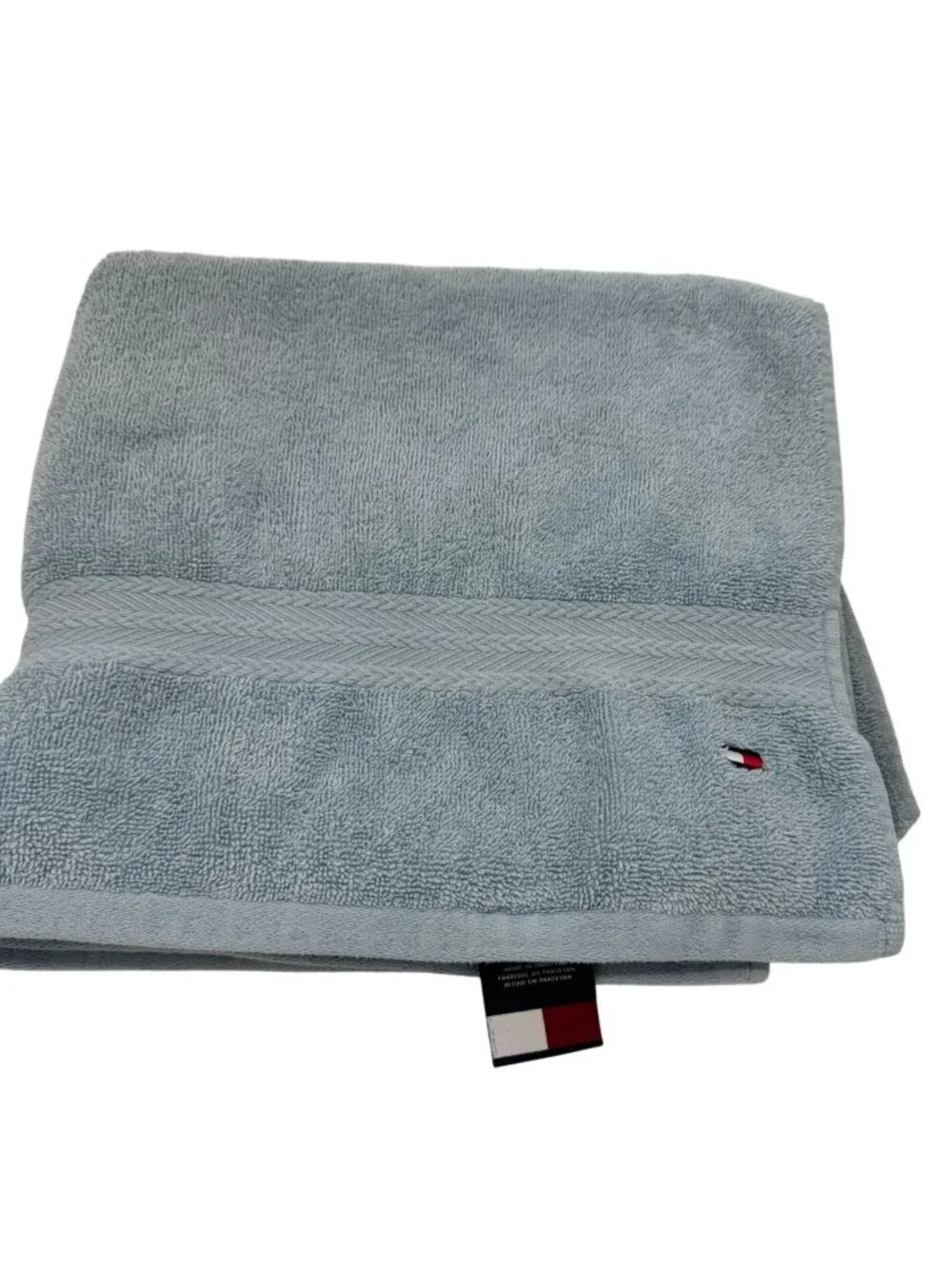 Tommy Hilfiger 100% Cotton Modern American Bath Towel Light Blue 24in x 47 in